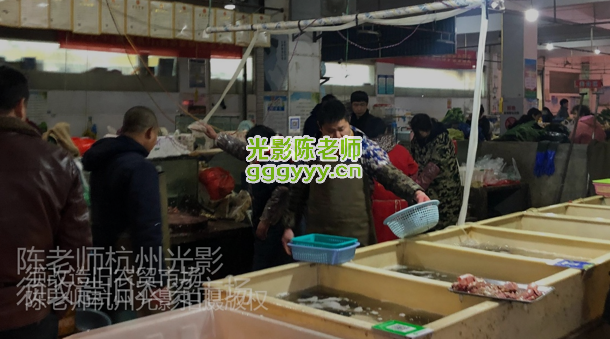 菜市场改造设计：臭水沟变ins风，年轻人抢着来拍照